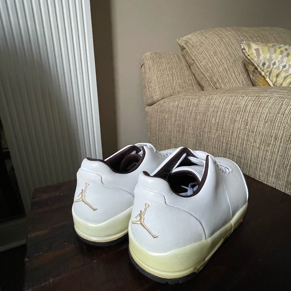 2006 Jordan White and Black Men's Sneakers - Picture 3 of 6